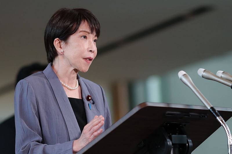  日本首相高市早苗對於媒體的提問，表示仍以日本目前正在堅持無核三原則作為回應，對其他問題則表示將推進「現實且具備可操作性」的措施，並稱「不會預先置評」。 圖：翻攝自@PressSec_JP Ｘ 