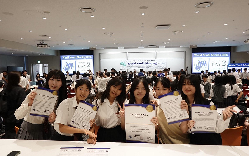 高雄學生在第28屆世界青年會議簡報大放異彩。&nbsp;&nbsp;&nbsp;圖：高雄市教育局／提供