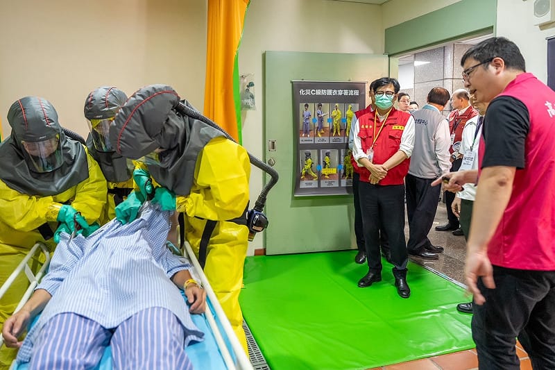 高雄榮民總醫院演練住院病人轉移至地下病房及啟動大量傷患收治機制。&nbsp;&nbsp;&nbsp;圖：高雄市政府／提供