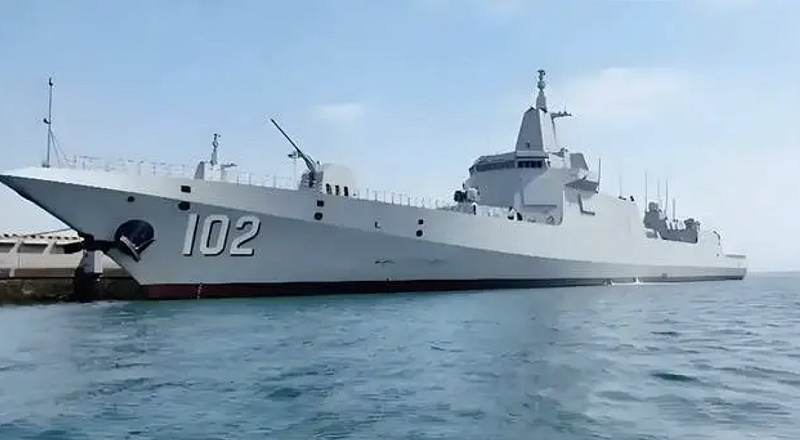 055型驅逐艦被中國官方定位為新一代大型水面作戰艦艇，具備強大的區域防空與遠程打擊能力。&nbsp;&nbsp;&nbsp;圖：翻攝自 X 矚望雲霄