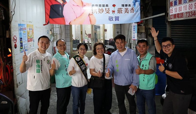 屏東在地議員、議員候選人及代表候選人到場參與拜票。&nbsp;&nbsp;&nbsp;圖：張博洋、梁育慈服務處／提供