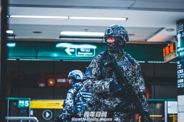 憲兵指揮部表示，此次演習的目的是為了強化台北衛戍區防衛作戰的效能，強調在此次演習活動中，國軍導入了共同作戰圖像以及通信備援等通資訊系統，準備以此建構城鎮防衛作戰的韌性。&nbsp;&nbsp;&nbsp;圖：翻攝「臉書」青年日報粉絲專頁/記者黃雋永、謝承宏攝