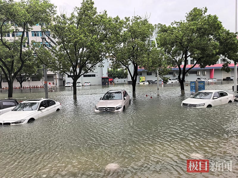 受白海豚颱風帶來的極端降雨影響,浙江台州及溫州等地均出現大範圍淹水災情。 圖:翻攝自搜狐 受白海豚颱風帶來的極端降雨影響,浙江台州及溫州等地均出現大範圍淹水災情。 圖:翻攝自搜狐