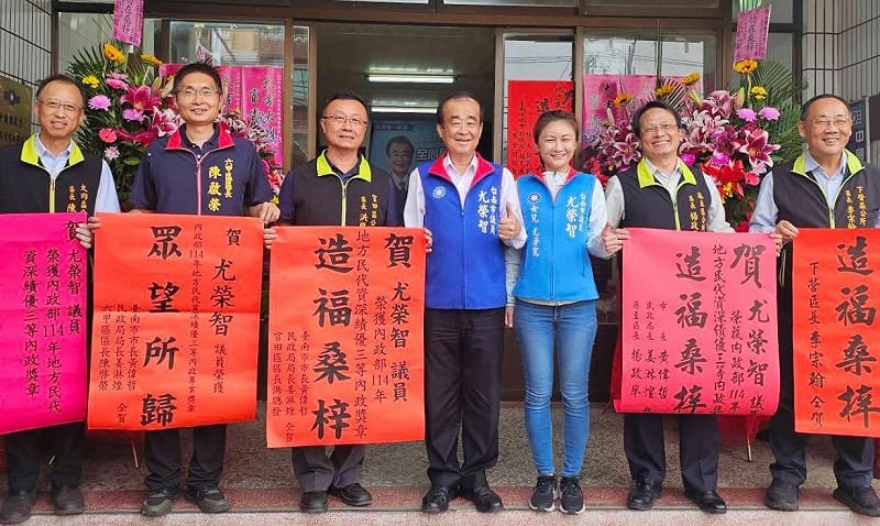 尤淨寬承接父親長期累積的藍軍實力，同時發揮親和力扮演分身跑遍廟會與社區活動。&nbsp;&nbsp;&nbsp;圖片來源：尤淨寬臉書