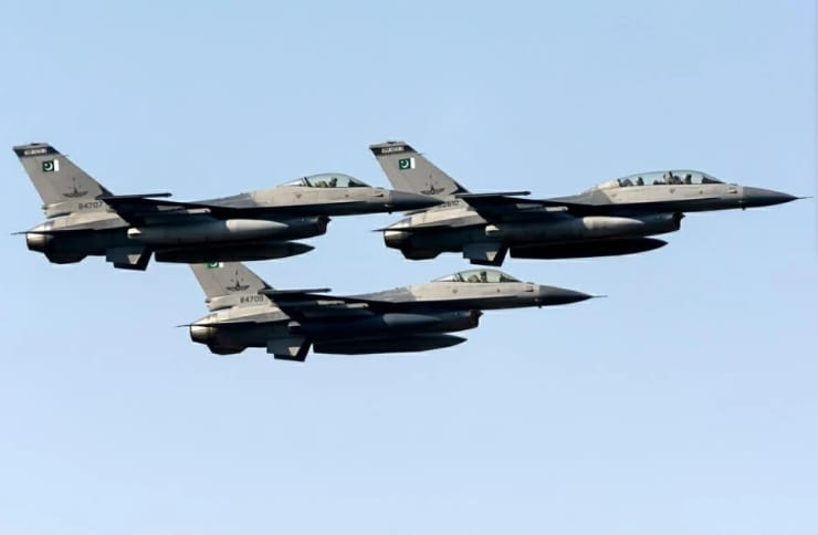 巴基斯坦F-16戰機編隊。 圖 : 翻攝自零度Military 巴基斯坦F-16戰機編隊。 圖 : 翻攝自零度Military