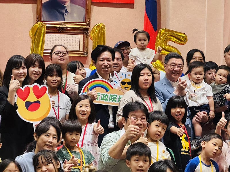行政院長卓榮泰今（14）日出席行政院家庭日活動，包括秘書長張惇涵和發言人李慧芝均出席該活動，唯獨不見副院長鄭麗君。&nbsp;&nbsp;&nbsp;圖：謝莉慧/攝