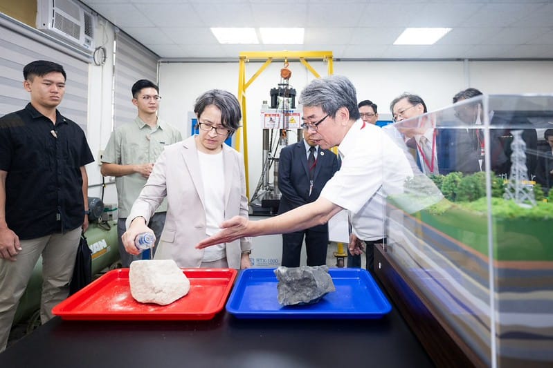 副總統蕭美琴參訪中央大學。&nbsp;&nbsp;&nbsp;圖：總統府提供
