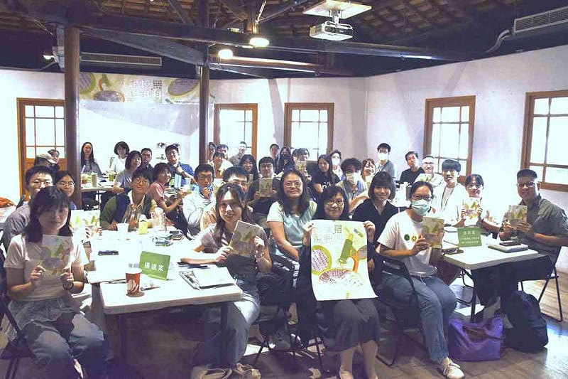 「記憶鑑識科：政治檔案解讀研習工作坊」中部場學員合影。&nbsp;&nbsp;&nbsp;圖：國家人權博物館提供