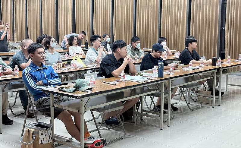 「行人地獄改善中：這樣的道路設計很欠改」交通系列講座在三民公園活動中心登場。&nbsp;&nbsp;&nbsp;圖：張博洋服務處／提供