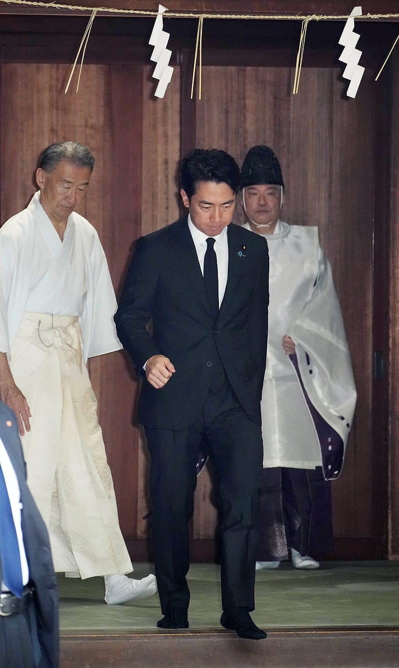 震撼! 日防衛大臣小泉進次郎今赴靖國神社參拜 高市早苗用「這方式」參與...