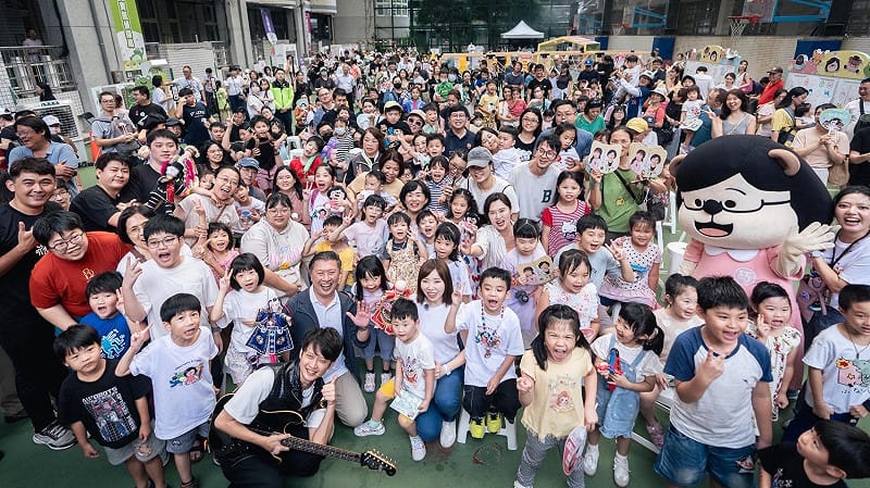 第六場「水獺媽媽樂園」親子活動今（16）日到中和國小舉辦，吸引共上千組親子家庭到場同樂。&nbsp;&nbsp;&nbsp;圖；蘇巧慧競選辦公室提供