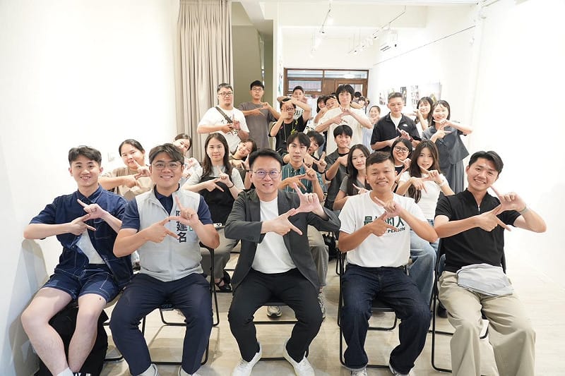 民進黨新竹市長參選人莊競程與青年座談。&nbsp;&nbsp;&nbsp;圖：民進黨提供