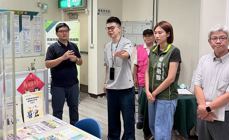 張博洋(左二)與黃敬雅(右二)建議參考日本的銀髮就業政策與成熟經驗，持續完善高雄的銀髮就業服務。&nbsp;&nbsp;&nbsp;圖：張博洋服務處／提供