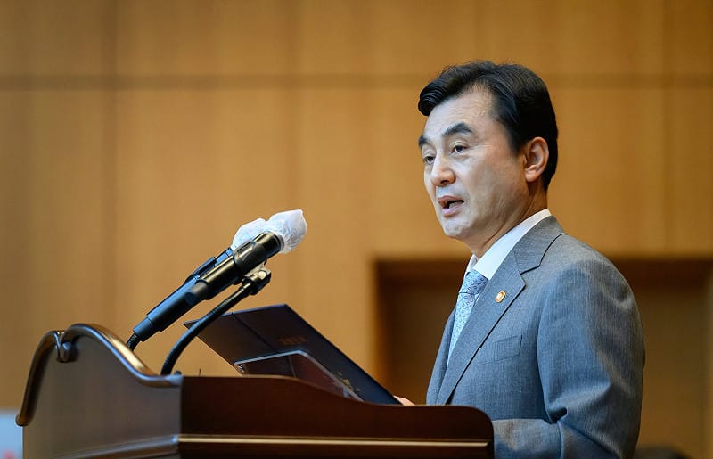  韓國國防部長安圭伯。 圖：翻攝自대한민국 국방부臉書（資料照） 