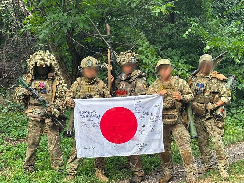  一支約 70 人的日本戰鬥分隊已正式加入烏克蘭武裝部隊，烏方將其稱為「亞洲志願軍」。 圖：翻攝自@CrimeanVoyager 