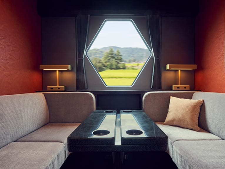 東武鐵道豪華觀光列車「SPACIA X」A 級包廂 Compartment。 圖:翻攝自東武鐵道官網 東武鐵道豪華觀光列車「SPACIA X」A 級包廂 Compartment。 圖:翻攝自東武鐵道官網