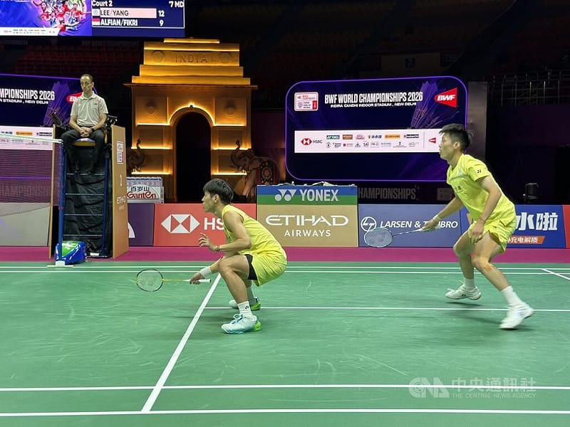 台灣選手李哲輝（圖左）、楊博軒（圖右）的組合今天獲勝，打進世錦賽4強，李哲輝賽後在談到接下來的比賽時表示，將抱持挑戰者的心態全力去打。中央社記者李晉緯新德里攝115年8月21日&nbsp;&nbsp;&nbsp;