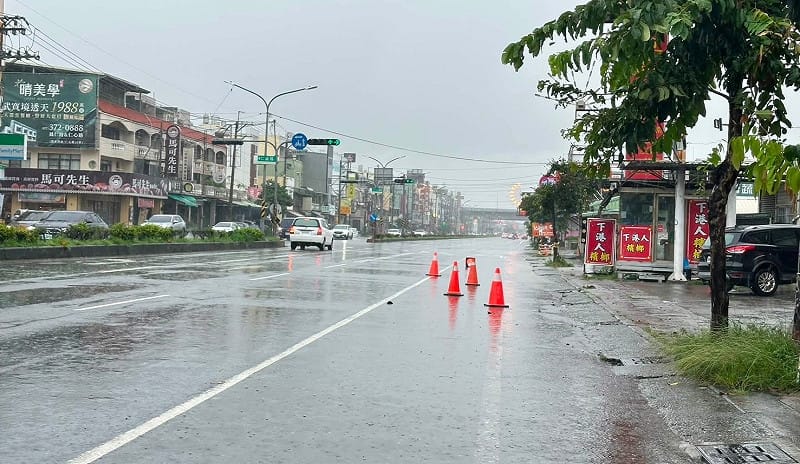 強降雨造成部分低窪路段短暫積水，隨雨勢趨緩均已陸續退水。&nbsp;&nbsp;&nbsp;圖：高雄市水利局／提供