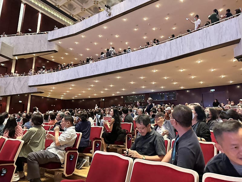 前總統蔡英文現身「李登輝2026音樂會」，燈光亮起時揮手向觀眾致意，現場響起歡呼聲，還有人高喊「我愛你！」。&nbsp;&nbsp;&nbsp;圖:朱蒲青拍攝