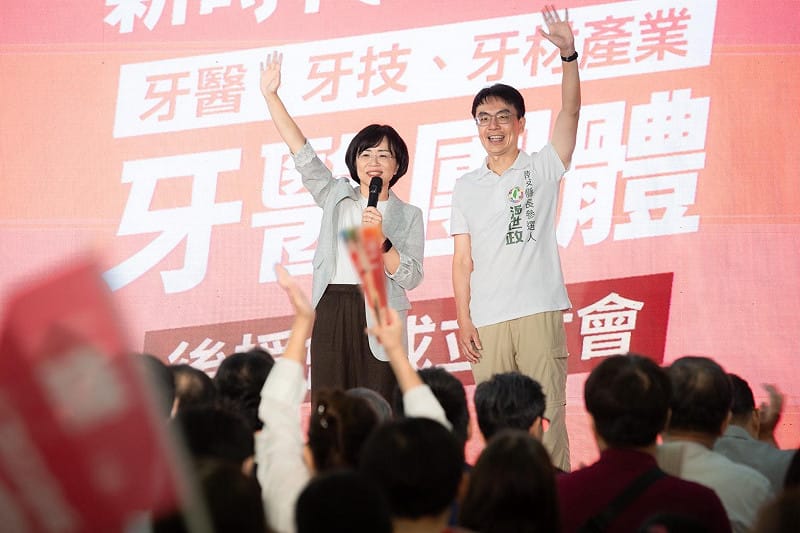 南投縣長候選人温世政也特別跨區前來相挺蘇巧慧。&nbsp;&nbsp;&nbsp;圖：蘇巧慧競選辦公室提供