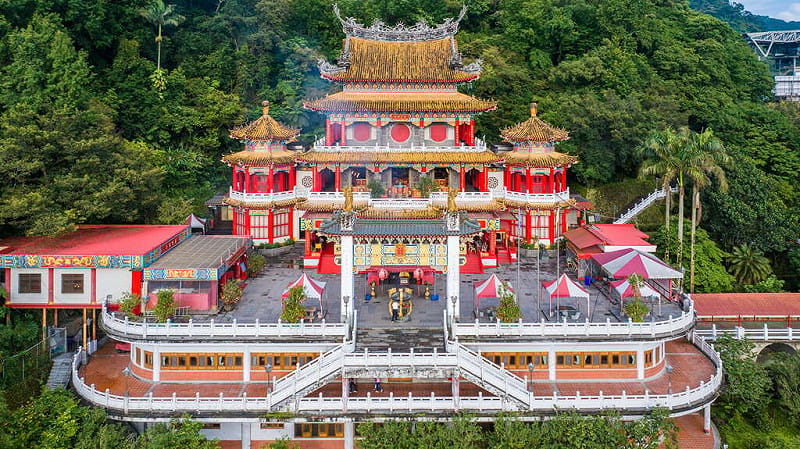  指南宮1992年前後大規末修建之樣態。 圖：翻攝自台北旅遊網（資料照）