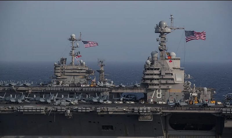  美軍新一代航母「福特號」作戰性能大幅提升，其艦載機出動架次率更比尼米茲級現有系統高出 120% 至 130%。 圖:翻攝自 X @Aurora107E 