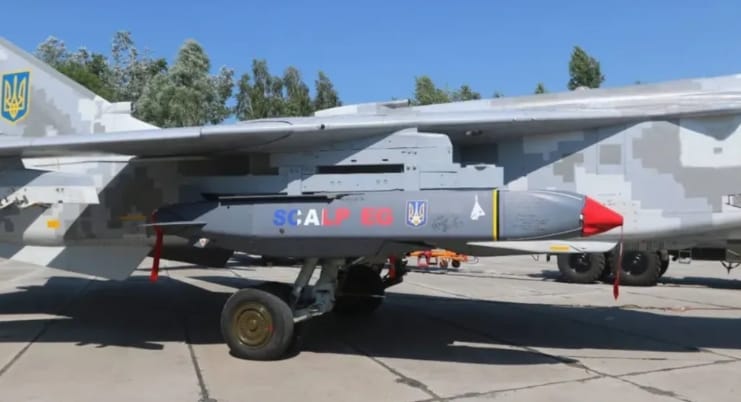  烏軍Su-24戰機掛載法國版風暴陰影飛彈 SCALP。 圖 : 翻攝自騰訊網 