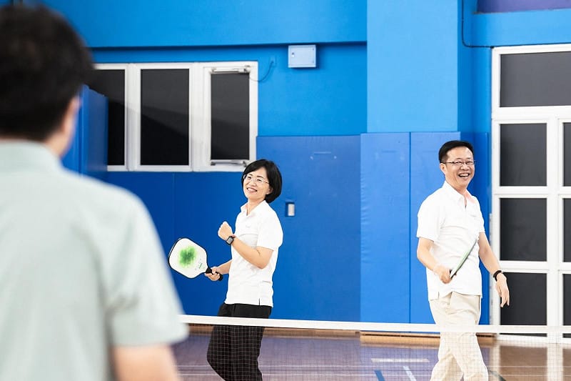  蘇巧慧首先與自己的競選團隊組織群召集人張宏陸組隊。 圖：蘇巧慧競選辦公室提供 