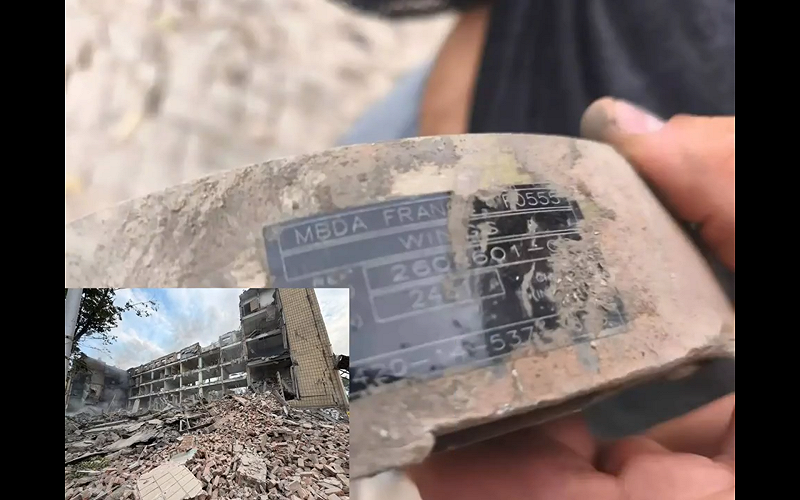烏克蘭方面發現一塊標有「MBDA France」字樣的碎片。MBDA 是歐洲主要飛彈製造集團之一,其法國分公司生產的 SCALP 巡航飛彈已提供給烏克蘭使用。 圖:翻攝自影片 烏克蘭方面發現一塊標有「MBDA France」字樣的碎片。MBDA 是歐洲主要飛彈製造集團之一,其法國分公司生產的 SCALP 巡航飛彈已提供給烏克蘭使用。 圖:翻攝自影片