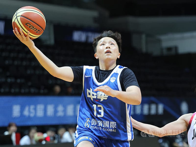 2026第45屆新北威廉瓊斯盃國際籃球邀請賽女子組28日晚間由台灣白與日本交手，台灣白隊林佳蓉（圖）整場拿下7分4籃板3抄截，可惜球隊未能取勝。中央社記者趙世勳攝　115年8月28日&nbsp;&nbsp;&nbsp;