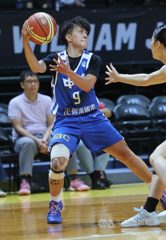 2026第45屆新北威廉瓊斯盃國際籃球邀請賽女子組28日晚間由台灣白迎戰日本隊，台灣白在第3節攻守失序、僅得11分，終場以65比81落敗，全隊以宋瑞蓁（圖）拿12分全隊最高。中央社記者趙世勳攝　115年8月28日&nbsp;&nbsp;&nbsp;