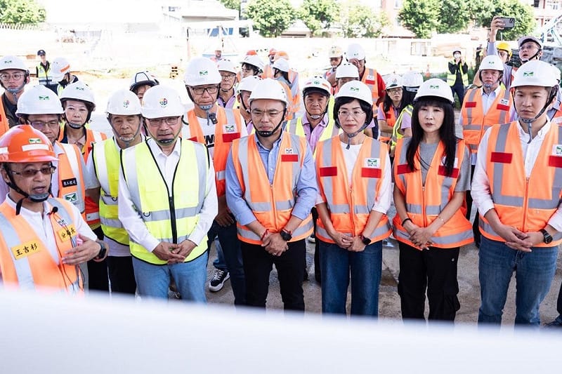 蘇巧慧感謝中央大力支持新北交通建設，挹注五股交流道改善工程近43億元，佔總經費近九成，林口交流道改善工程更是全額負擔37.2億元。&nbsp;&nbsp;&nbsp;圖：蘇巧慧競選辦公室提供