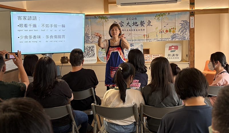 活動現場特別規劃客語教學。&nbsp;&nbsp;&nbsp;圖：高雄市客委會／提供