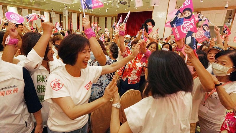 何欣純出席「心純姊妹會成立授證大會」&nbsp;&nbsp;&nbsp;圖：何欣純辦公室/提供