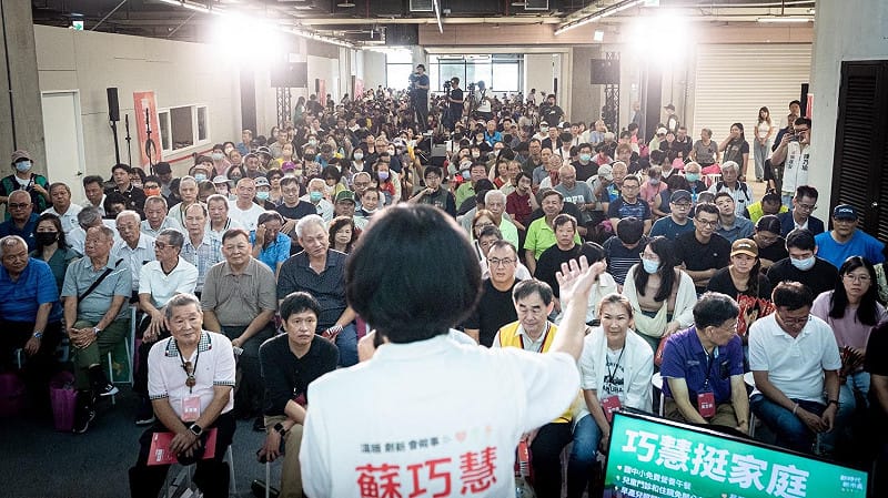 蘇巧慧表示，現場的大家都是她的老朋友、好戰友，過去十年眾人一起在立法院推動法案修訂，一步步改善勞動環境。&nbsp;&nbsp;&nbsp;圖：蘇巧慧競選辦公室提供
