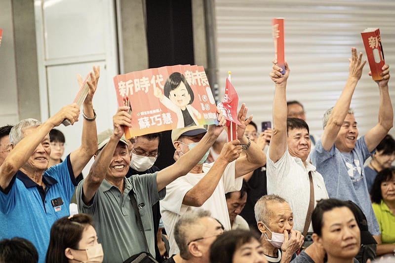 不只全國工人總工會理事長張家銘、新北市產業總工會理事長潘岱儒、新北市職業總工會理事長吳添淵等多位工會幹部親自站台，現場更有超過100個工會團體齊聚支持蘇巧慧。&nbsp;&nbsp;&nbsp;圖：蘇巧慧競選辦公室提供