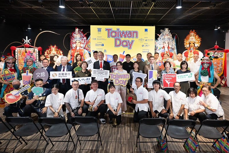 文化總會將於9月11、12日前進波蘭舉辦「Taiwan Day」系列活動，攜手何曉玫Meimage舞團、雷昇傳藝劇團及台北共樂軒，將當代舞蹈、北管音樂與民俗藝陣帶進波蘭街頭。&nbsp;&nbsp;&nbsp;圖：總統府提供