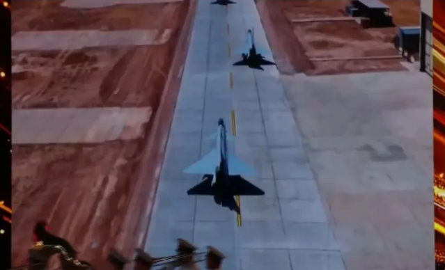 烏茲別克空軍的殲-10CE 採用中國空軍現役殲-10C 較常見的灰色塗裝，並未像巴基斯坦空軍的殲-10CP 般採用特殊迷彩。&nbsp;&nbsp;&nbsp;圖:翻攝自軍武次位面