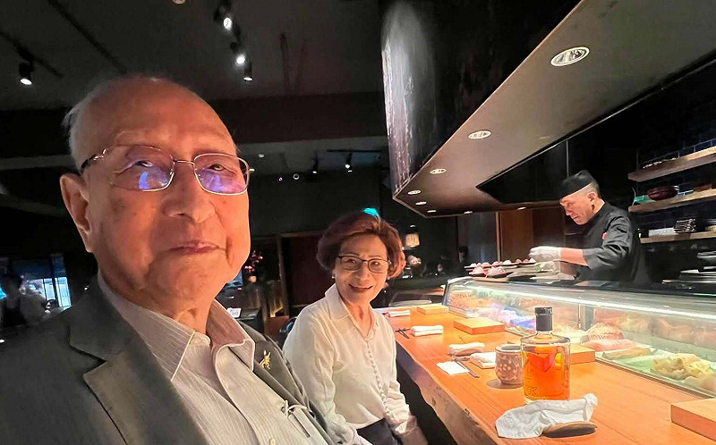 98歲天天賺30萬！三原則 謝金河曝北海鱈魚香絲林董股票投資術