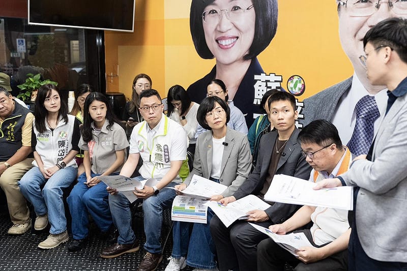 新北市長候選人、立法委員蘇巧慧今（3）日邀集運動部、內政部，新北市政府體育局、地政局、城鄉發展局，以及新莊區公所、樹林區公所與地方議員，前往新莊與樹林進行「新北市運動設施新建及改建成果」會勘，運動部長李洋親自出席。&nbsp;&nbsp;&nbsp;圖：蘇巧慧競辦提供