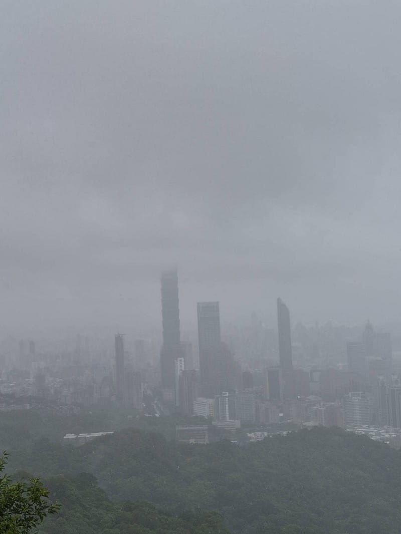 台北市今（5）天天氣 圖 ： &nbsp;&nbsp;&nbsp;圖：謝步智/攝