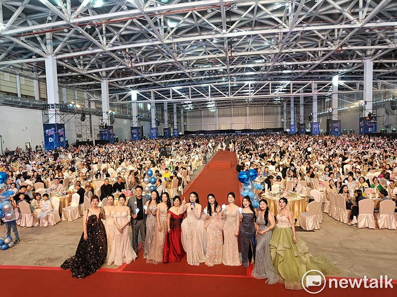 品苿兒年會場路 盛大，高子翔承若以善循環理念迎向下一個五年。&nbsp;&nbsp;&nbsp;圖：唐復年/攝