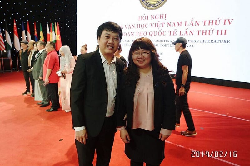 台越夫妻陳理揚和呂越雄希望憑藉自身力量拉近兩國關係。圖為兩人2019年河內第4屆國際越南文學推廣會議暨第3屆國際詩歌節上的合照。（呂越雄提供）中央社記者曾婷瑄河內傳真　115年9月6日&nbsp;&nbsp;&nbsp;