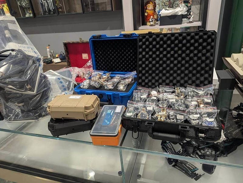 刑事局破獲大型販售仿冒精品名錶集團，犯嫌自中國採購大量仿冒名錶，並在工作室改裝加工，警方查扣工具及證物，全案偵詢後，依違反商標法罪嫌，移送新竹地方檢察署偵辦。（刑事局提供）中央社記者趙麗妍傳真　115年9月7日&nbsp;&nbsp;&nbsp;