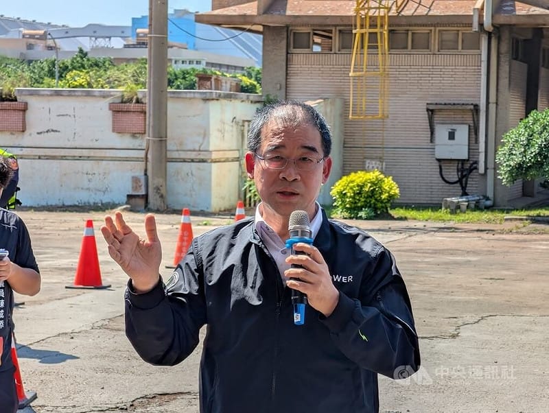 台中市長盧秀燕等人8日到台電台中電廠了解燃氣機組狀況，台電公司總經理郭天合（圖）會中重申將逐步興建燃氣並拆除燃煤機組，最終目標是有「6燃氣、6備煤」的設備。中央社記者蘇木春攝　115年9月8日&nbsp;&nbsp;&nbsp;