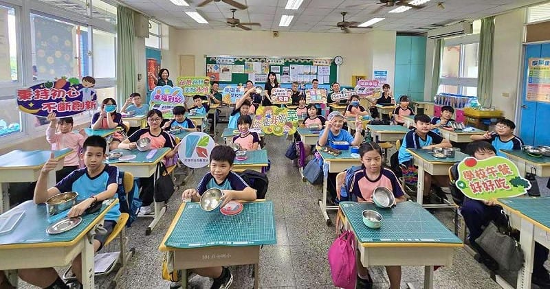 高雄市政府自115學年度起全面實施免費營養午餐政策，照顧學童健康並實質減輕家長負擔。&nbsp;&nbsp;&nbsp;圖：高雄市教育局／提供