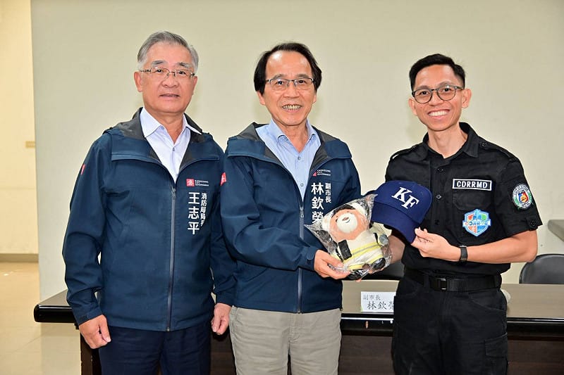 林欽榮(中)親自出席交流活動。&nbsp;&nbsp;&nbsp;圖：高雄市消防隊／提供