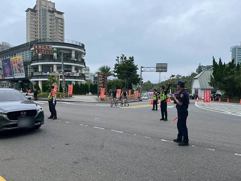日月潭花火音樂嘉年華首場活動12日將在伊達邵碼頭舉行，警方加強周邊交通管制。圖為往年交管情況。(資料照)&nbsp;&nbsp;&nbsp;圖：集集分局／提供