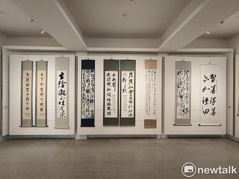 「女力綻放，葳蕤生光──女教授翰墨風情展」完美融合了學術理性與藝術感性，主辦單位誠摯邀請廣大藝術愛好者與各界人士前往觀賞，一同體會女教授們用翰墨書寫的時代溫柔與生命力量。&nbsp;&nbsp;&nbsp;圖：黃博郎／攝