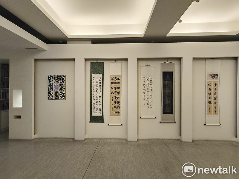 「女力綻放，葳蕤生光──女教授翰墨風情展」完美融合了學術理性與藝術感性，主辦單位誠摯邀請廣大藝術愛好者與各界人士前往觀賞，一同體會女教授們用翰墨書寫的時代溫柔與生命力量。&nbsp;&nbsp;&nbsp;圖：黃博郎／攝